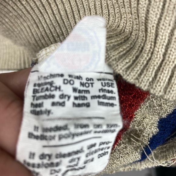 70s VTG V Neck Blue & Red Striped Sweater Size M - Picture 7 of 8